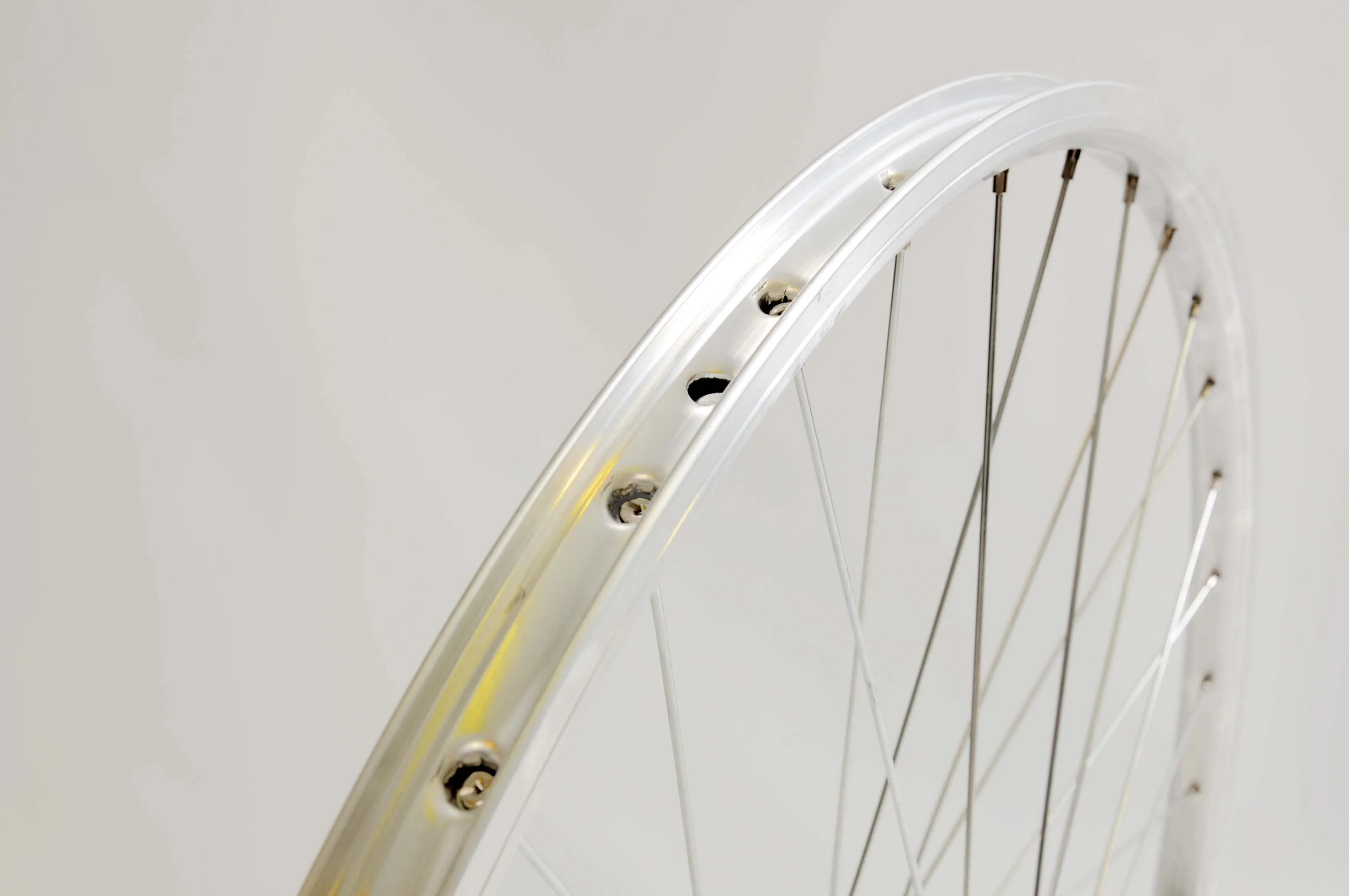 PAIR 700c (622x19) HYBRID TREKKING BIKE WHEELS SHIMANO rm40-8 SUITS 8 or 9 SPD CASSETTE